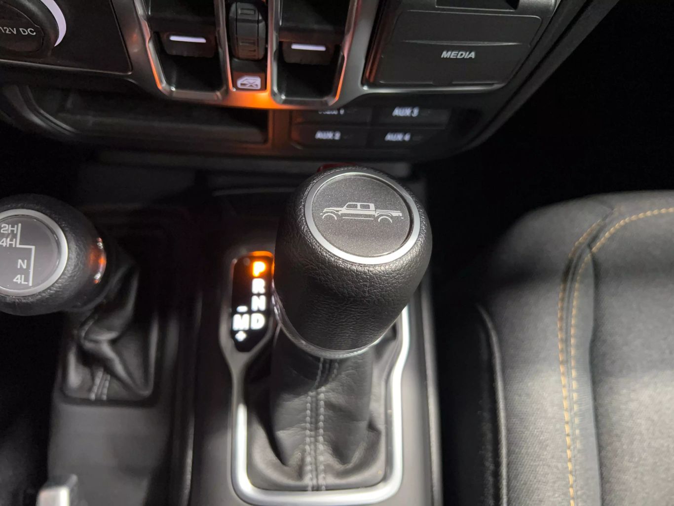 2024 JEEP GLADIATOR PICKUP V6, VVT, 3.6 LITER SPORT S PICKUP 4D 5 FT