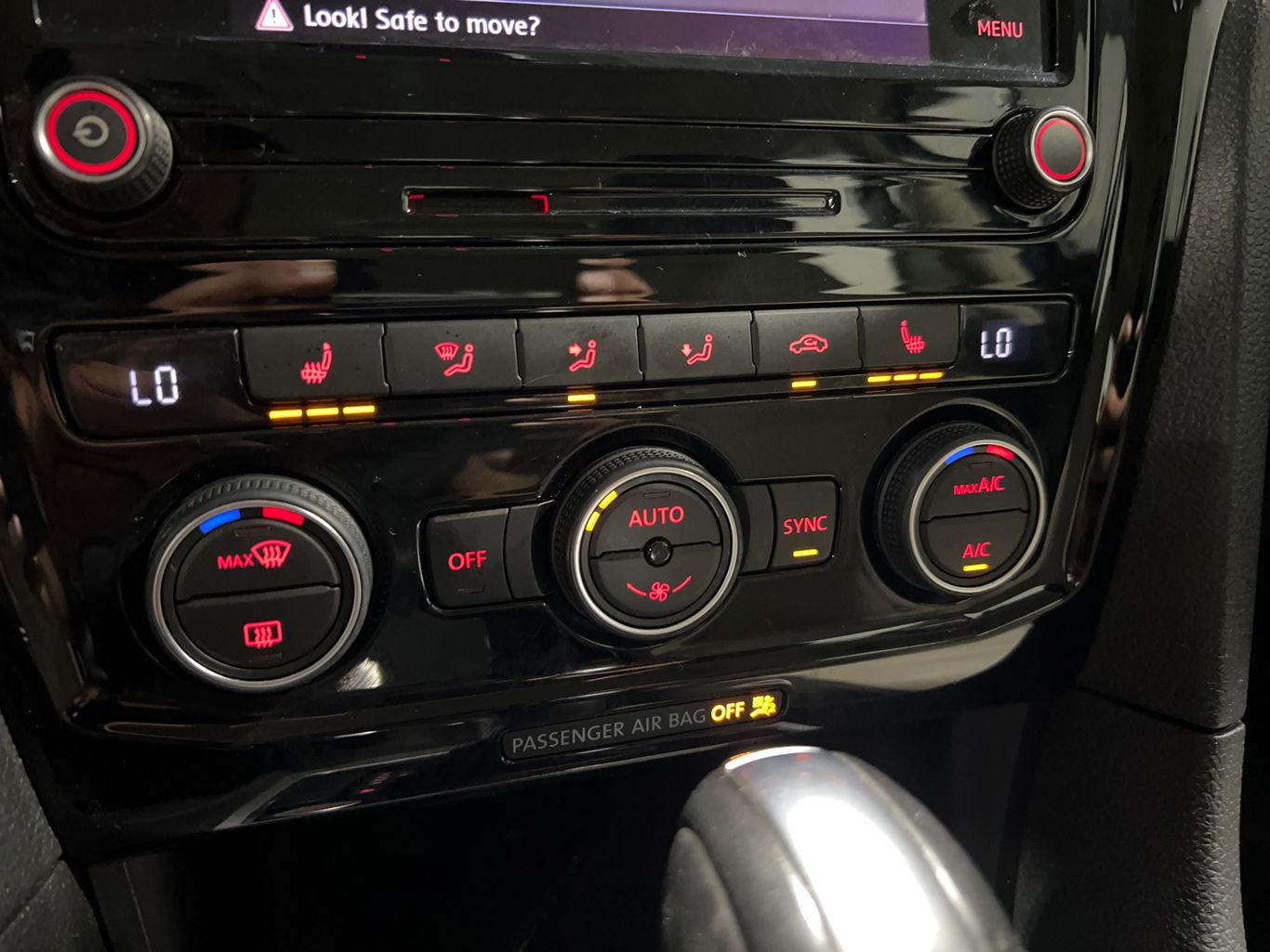 2020 VOLKSWAGEN PASSAT SEDAN 4-CYL, TURBO, 2.0 LITER R-LINE SEDAN 4D