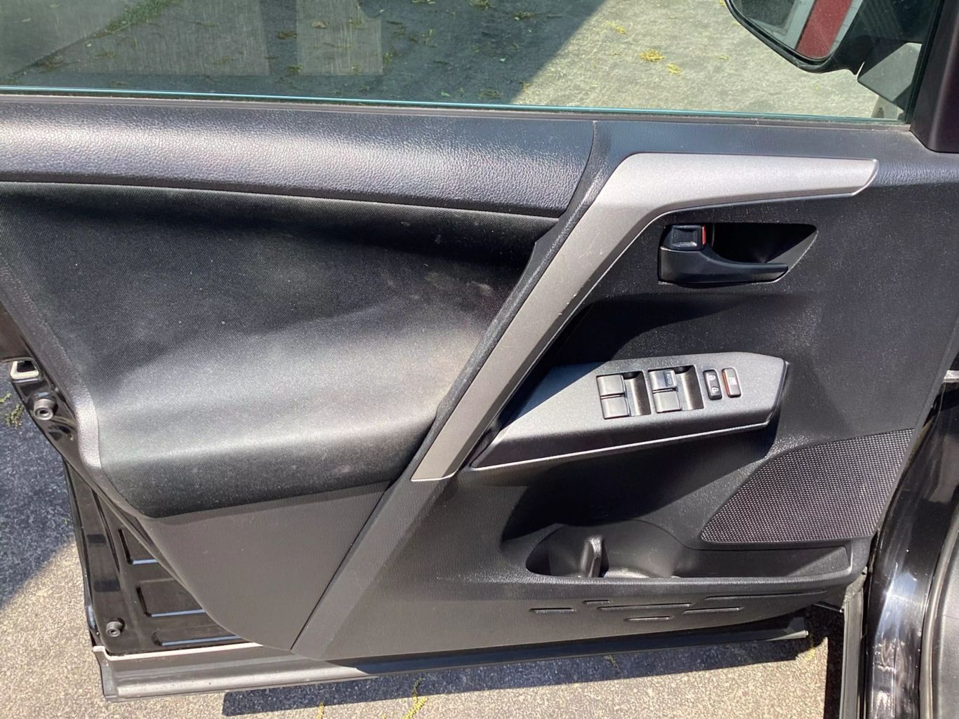 2016 Toyota Rav4 - Image 14