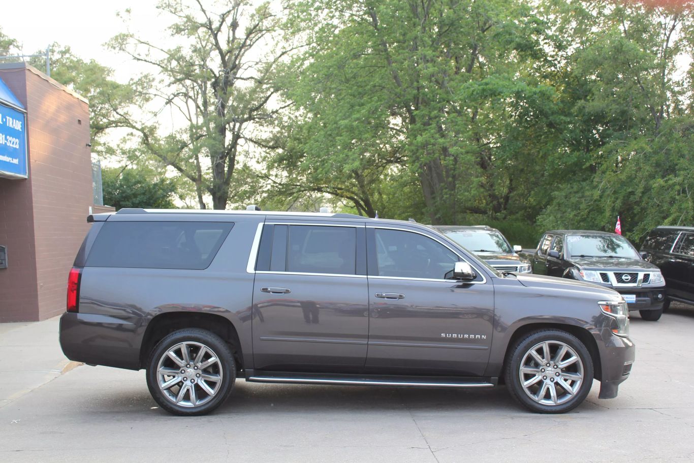 2017 Chevrolet Suburban Premier Sport Utility 4d - Image 5
