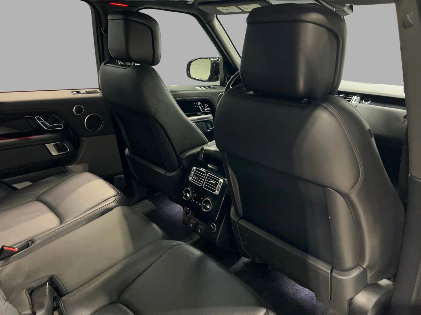 2019 LAND ROVER RANGE ROVER SUV V8, SUPERCHARGED, 5.0 LITER SUPERCHARGED SPORT UTILITY 4D
