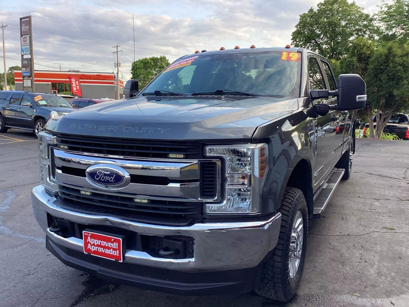 2019 Ford F350 Super Duty Crew Cab - Image 5
