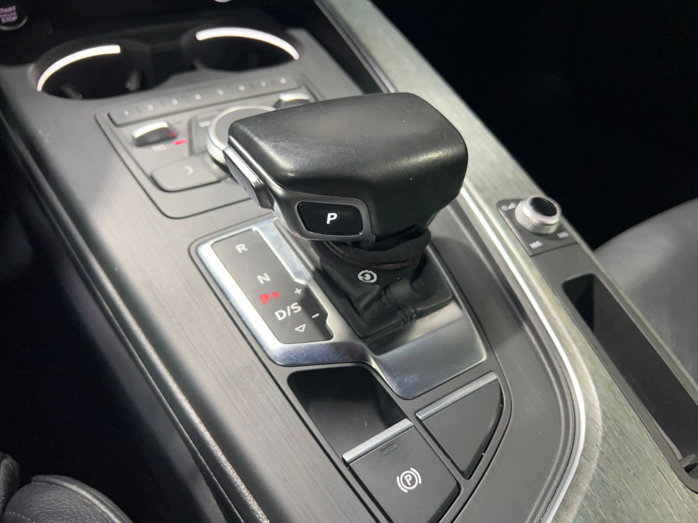 2018 AUDI A4 SEDAN 4-CYL, TURBO, 2.0 LITER ULTRA PREMIUM SEDAN 4D