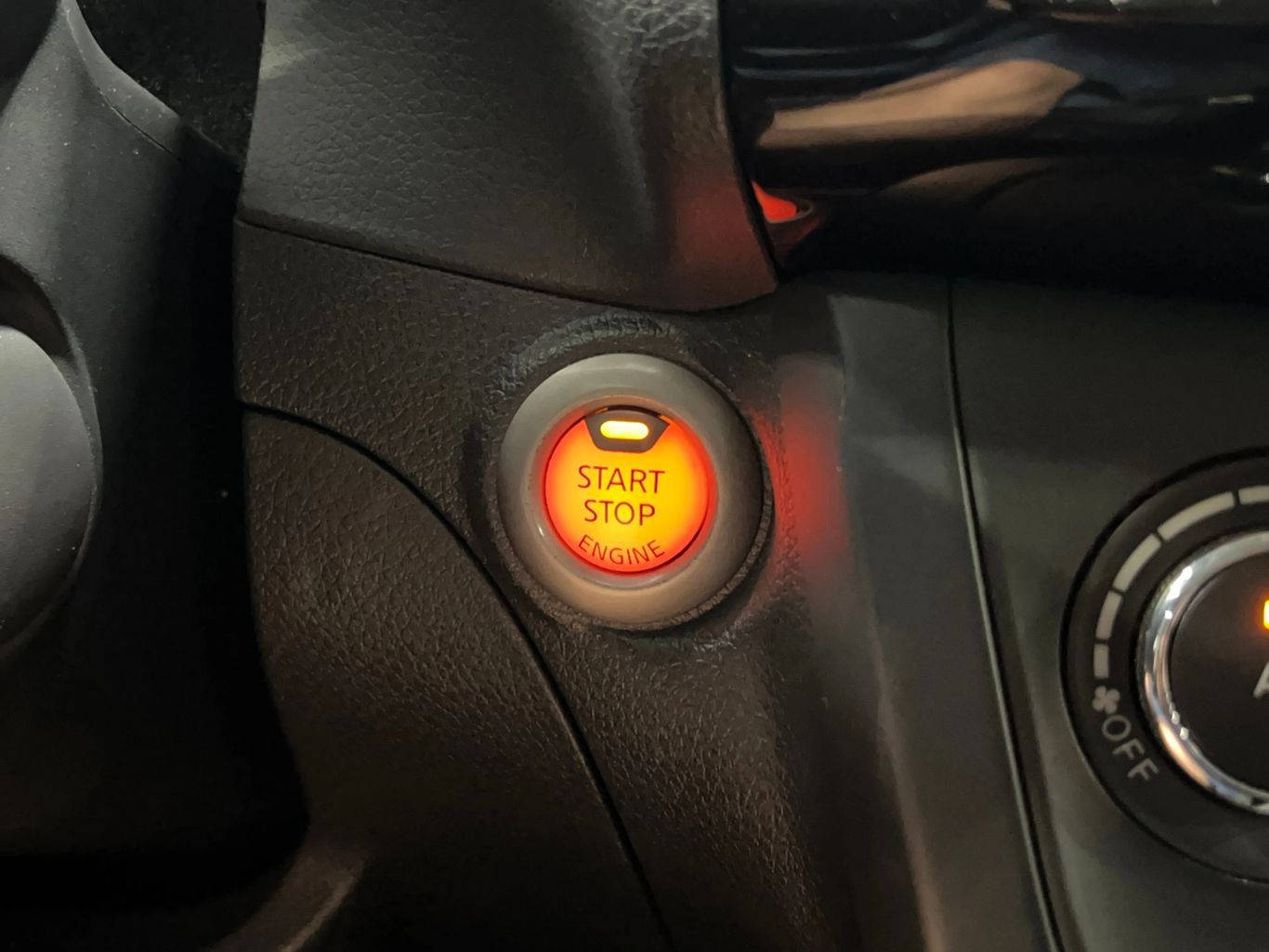 2016 NISSAN SENTRA SEDAN 4-CYL, 1.8 LITER SV SEDAN 4D