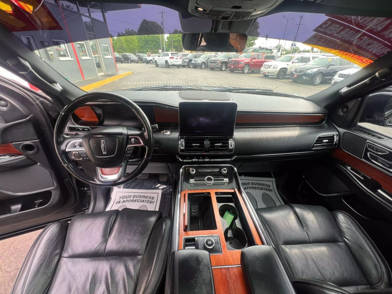 2019 Lincoln Navigator - Image 15