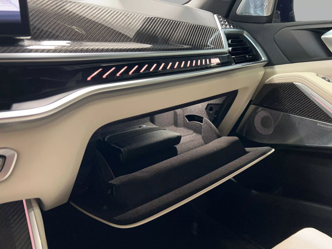 2024 BMW X5 SUV V8, TWIN TURBO, 4.4 LITER M60I SPORT UTILITY 4D