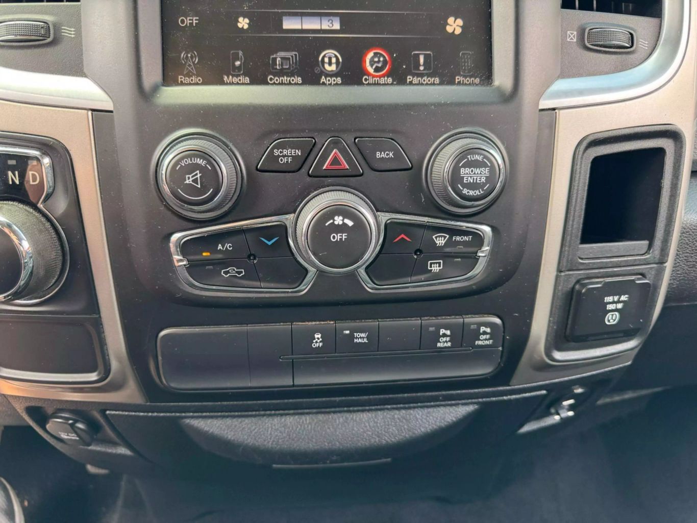 2016 RAM 1500 CREW CAB PICKUP V8, HEMI, 5.7 LITER SLT PICKUP 4D 5 1/2 FT