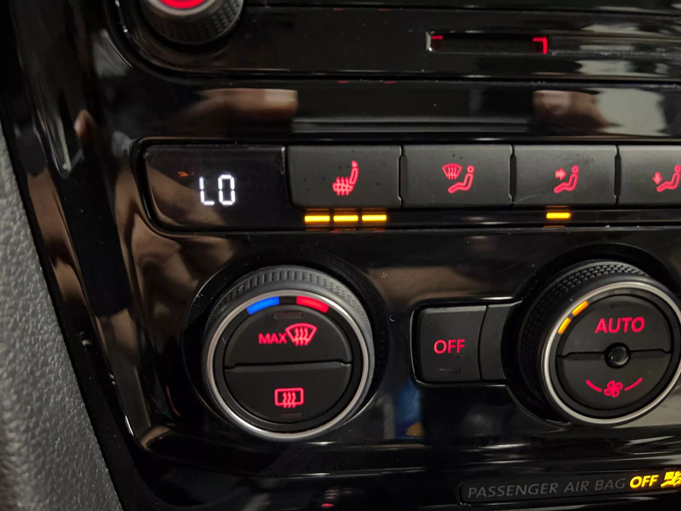2020 VOLKSWAGEN PASSAT SEDAN 4-CYL, TURBO, 2.0 LITER R-LINE SEDAN 4D