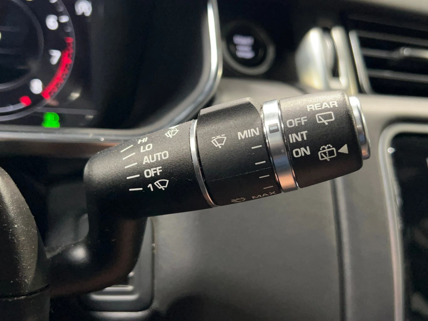 2019 LAND ROVER RANGE ROVER SUV V8, SUPERCHARGED, 5.0 LITER SUPERCHARGED SPORT UTILITY 4D