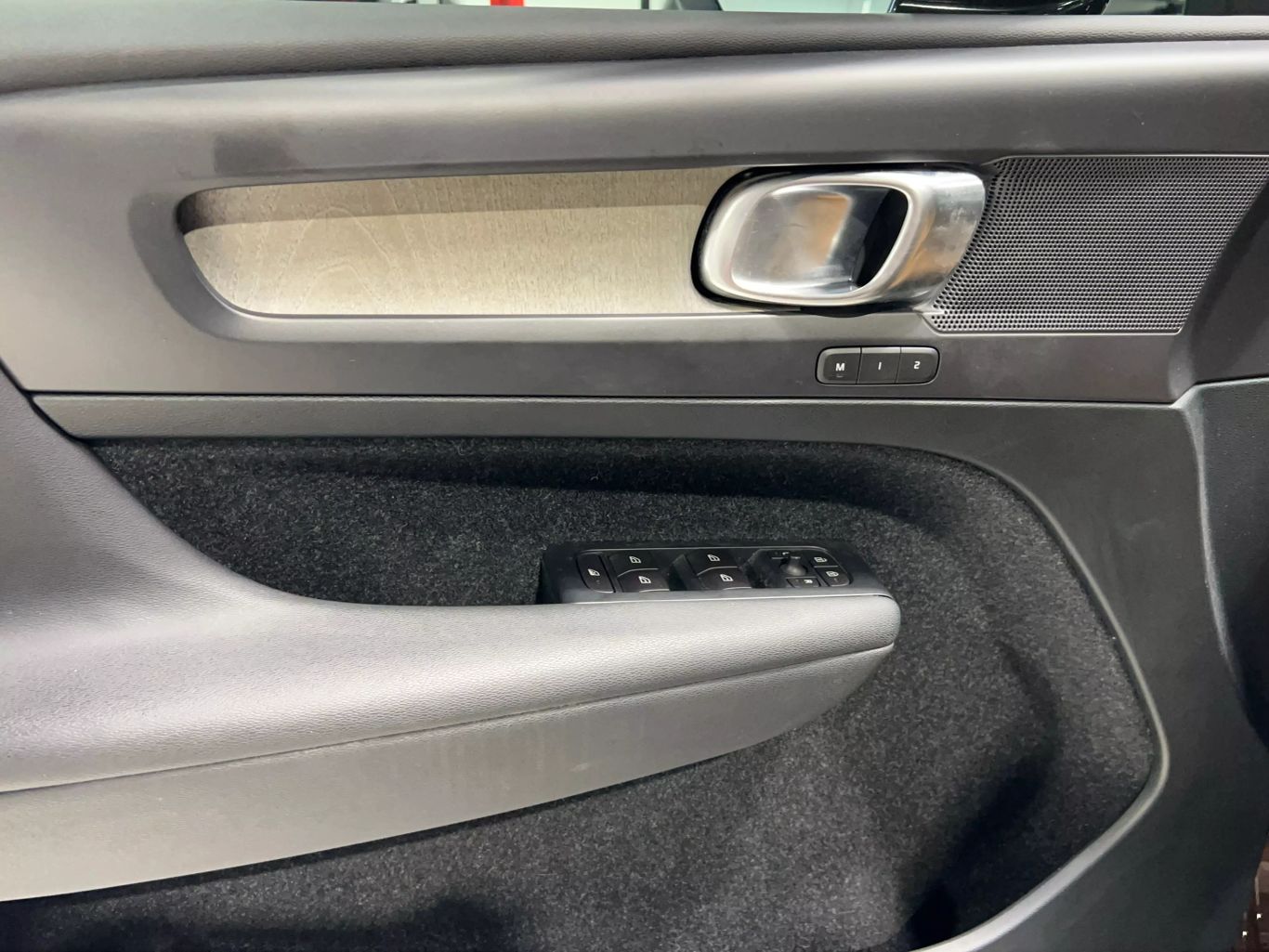 2019 VOLVO XC40 SUV 4-CYL, DRIVE-E, TURBO, 2.0 LITER T5 INSCRIPTION SPORT UTILITY 4D