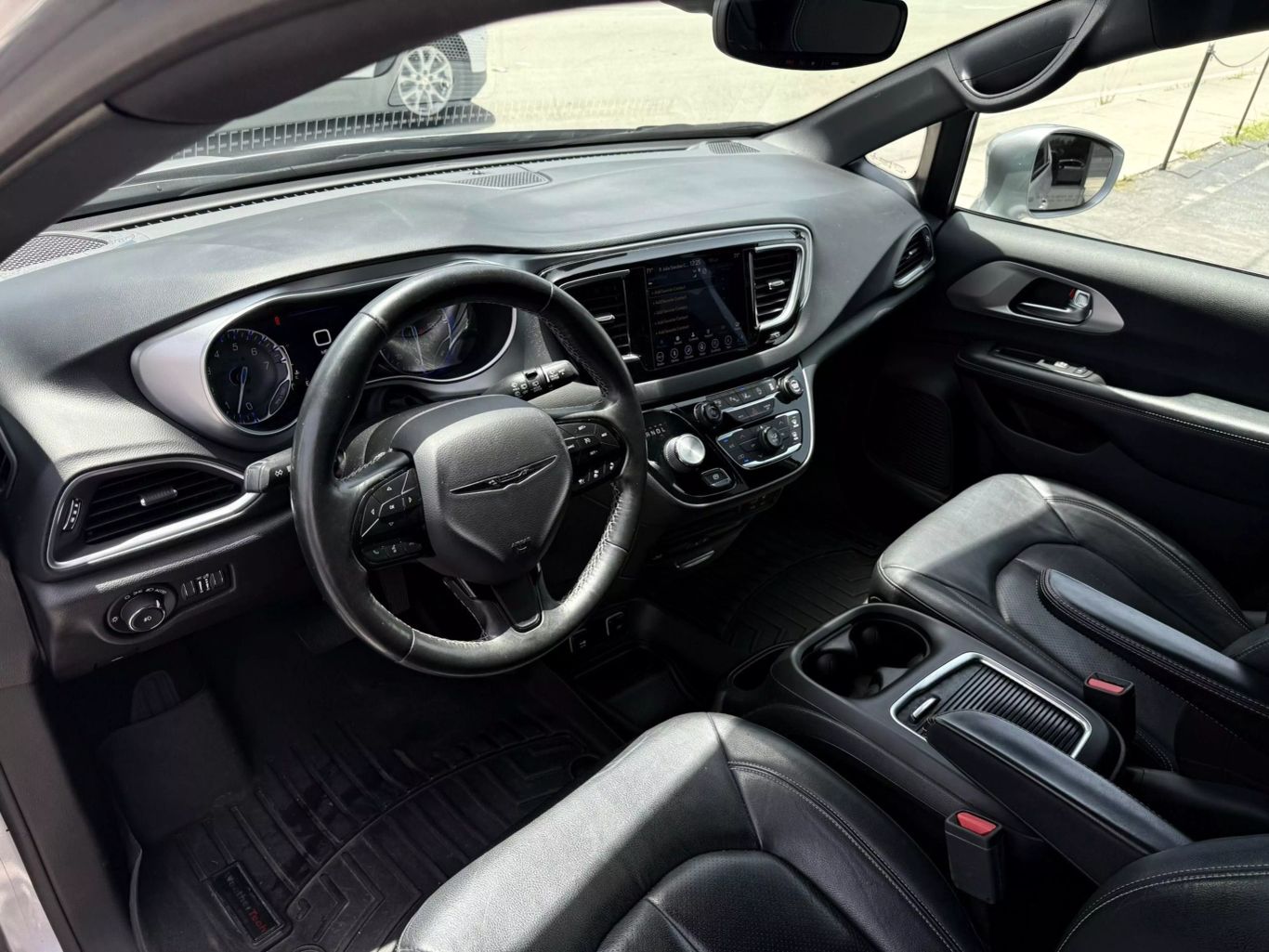 2019 CHRYSLER PACIFICA VAN V6, 3.6 LITER TOURING L PLUS MINIVAN 4D