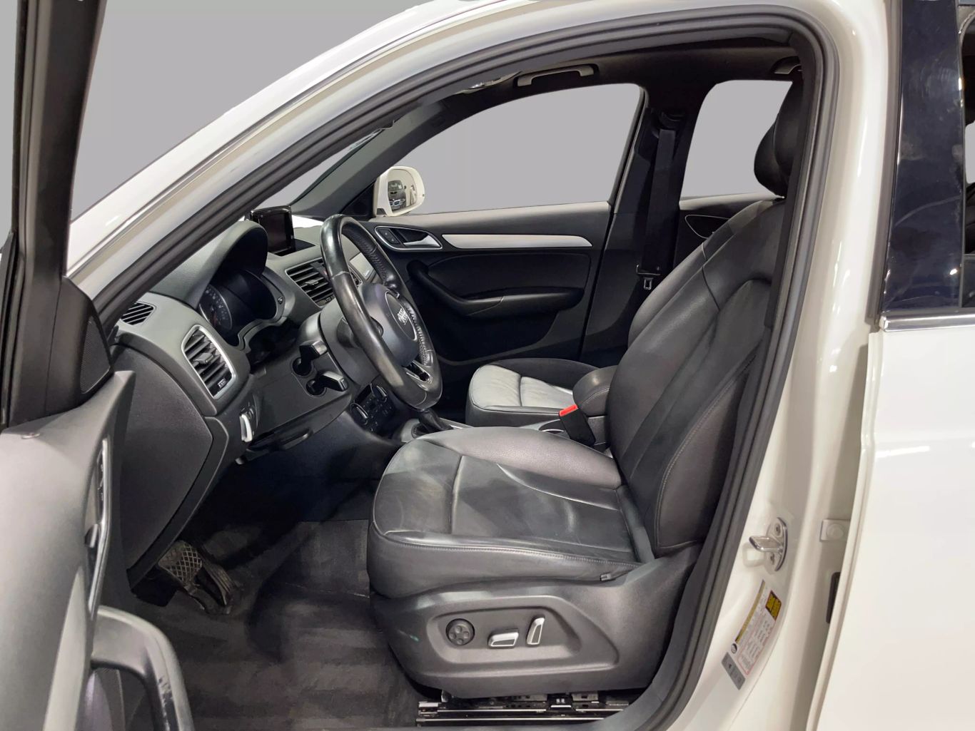 2017 AUDI Q3 SUV 4-CYL, TURBO, 2.0 LITER PREMIUM PLUS SPORT UTILITY 4D