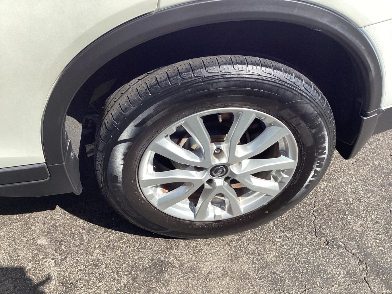 2017 Nissan Rogue - Image 20