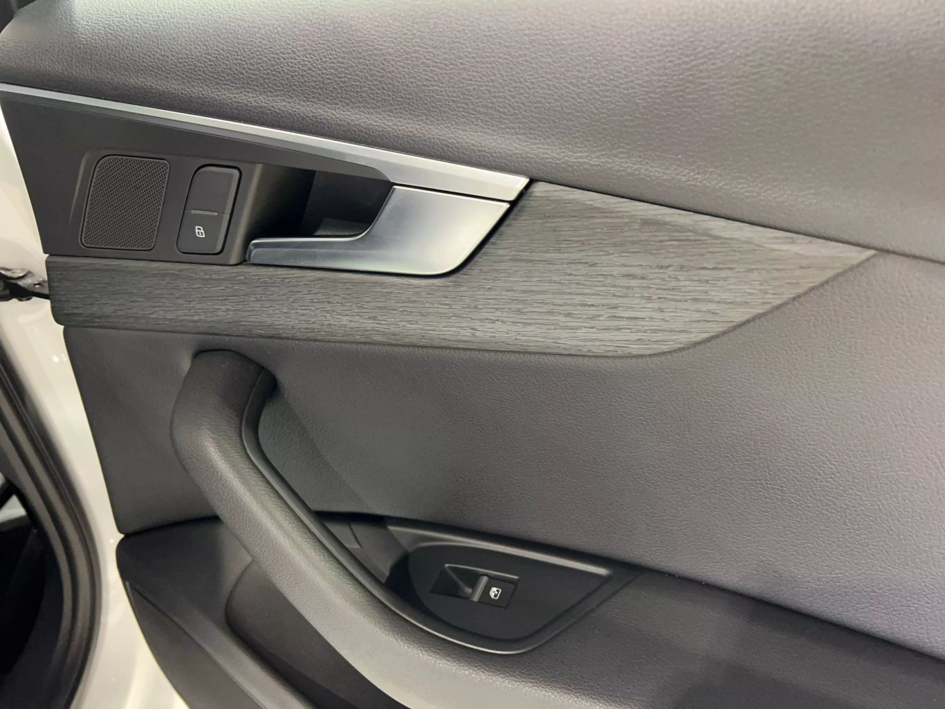 2018 AUDI A4 SEDAN 4-CYL, TURBO, 2.0 LITER ULTRA PREMIUM SEDAN 4D