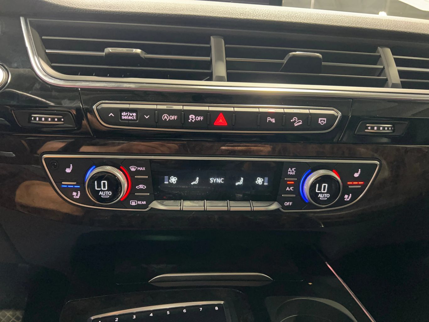 2018 AUDI Q7 SUV V6, SPRCHRGD, 3.0L 3.0T PRESTIGE SPORT UTILITY 4D