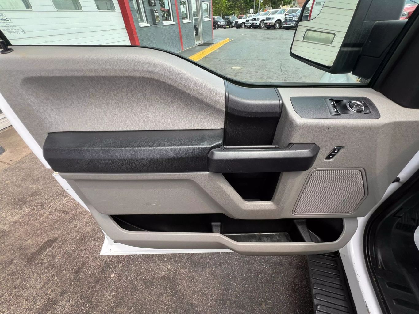 2016 Ford F150 Regular Cab - Image 12