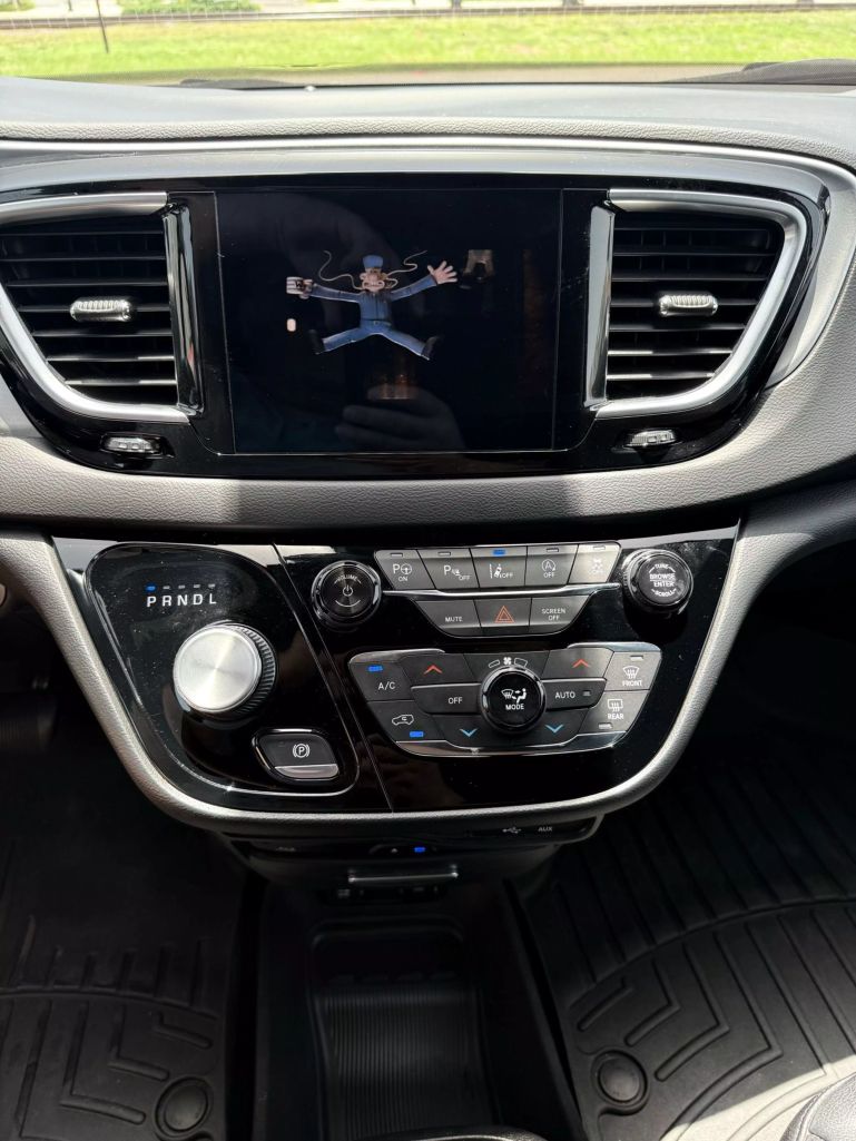 2019 CHRYSLER PACIFICA VAN V6, 3.6 LITER TOURING L PLUS MINIVAN 4D