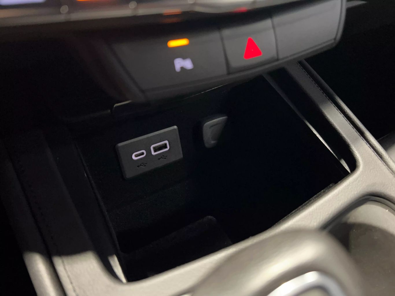 2019 CADILLAC XT4 SUV 4-CYL, TURBO, 2.0 LITER PREMIUM LUXURY SPORT UTILITY 4D