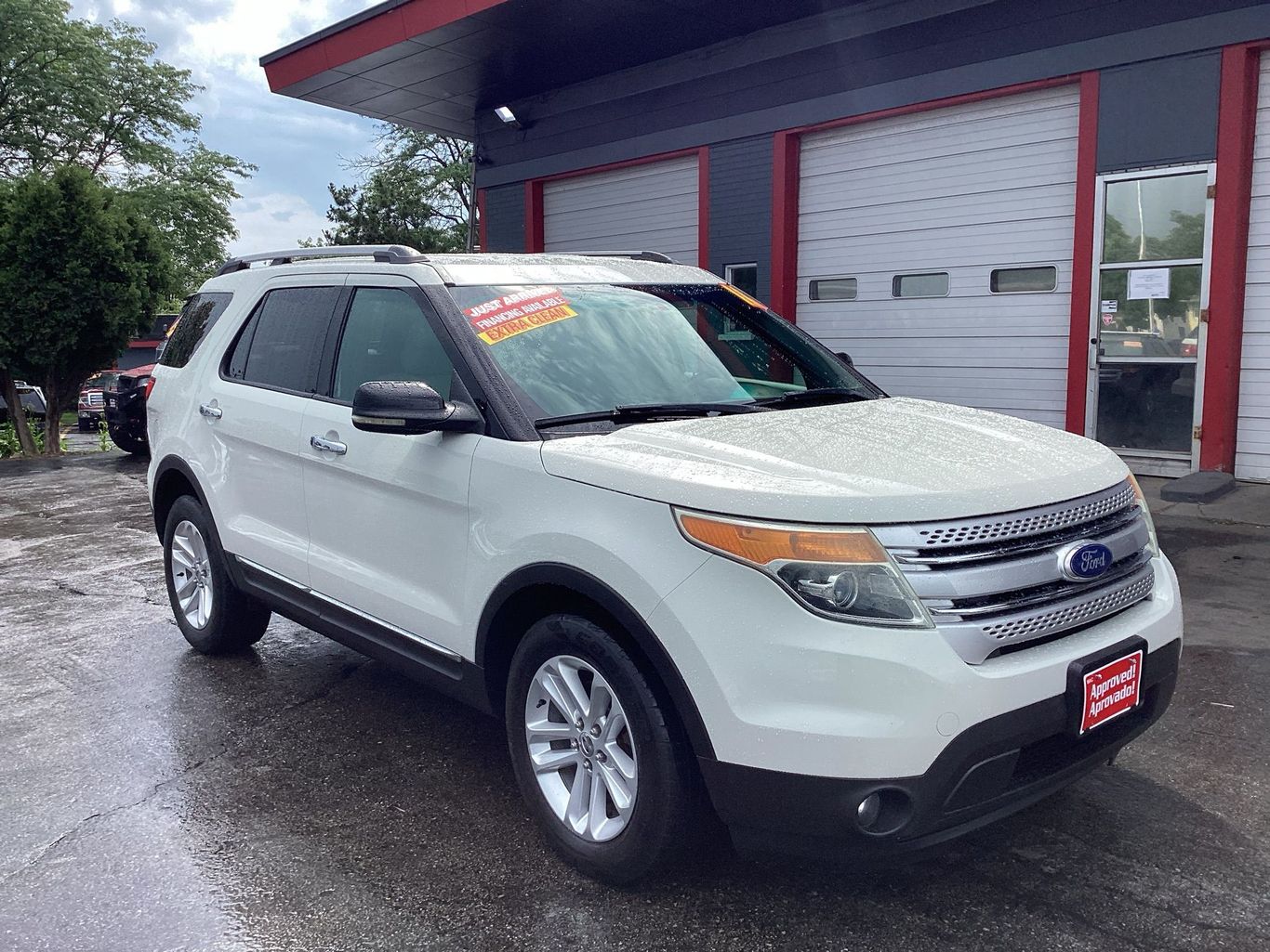 2011 Ford Explorer - Image 2