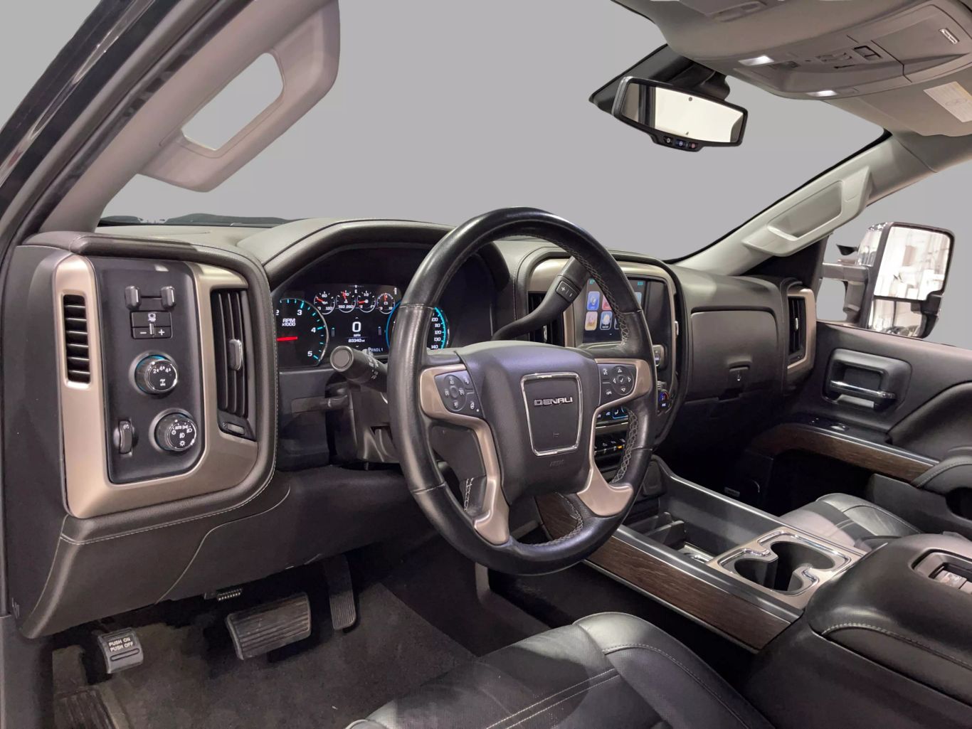 2019 GMC SIERRA 2500 HD CREW CAB PICKUP V8, TURBO DIESEL, 6.6 LITER DENALI PICKUP 4D 6 1/2 FT