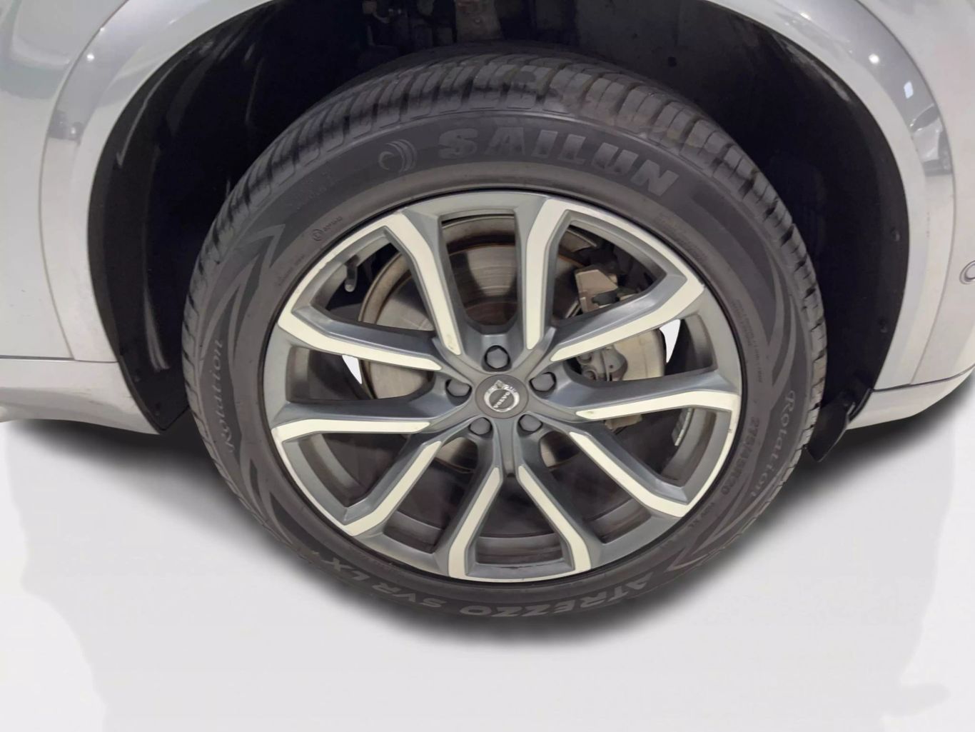 2018 VOLVO XC90 SUV 4-CYL, DRIVE-E, TURBO, SUPERCHARGED, 2.0 LITER T6 MOMENTUM SPORT UTILITY 4D