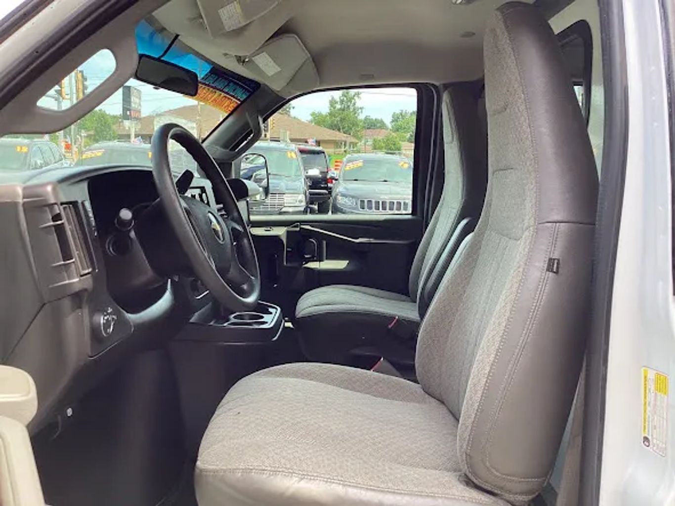 2018 Chevrolet Express 2500 Cargo - Image 11