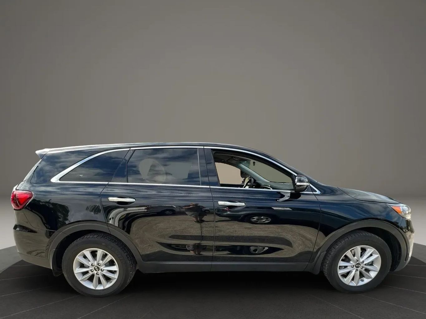 2019 KIA SORENTO SUV 4-CYL, GDI, 2.4 LITER LX SPORT UTILITY 4D