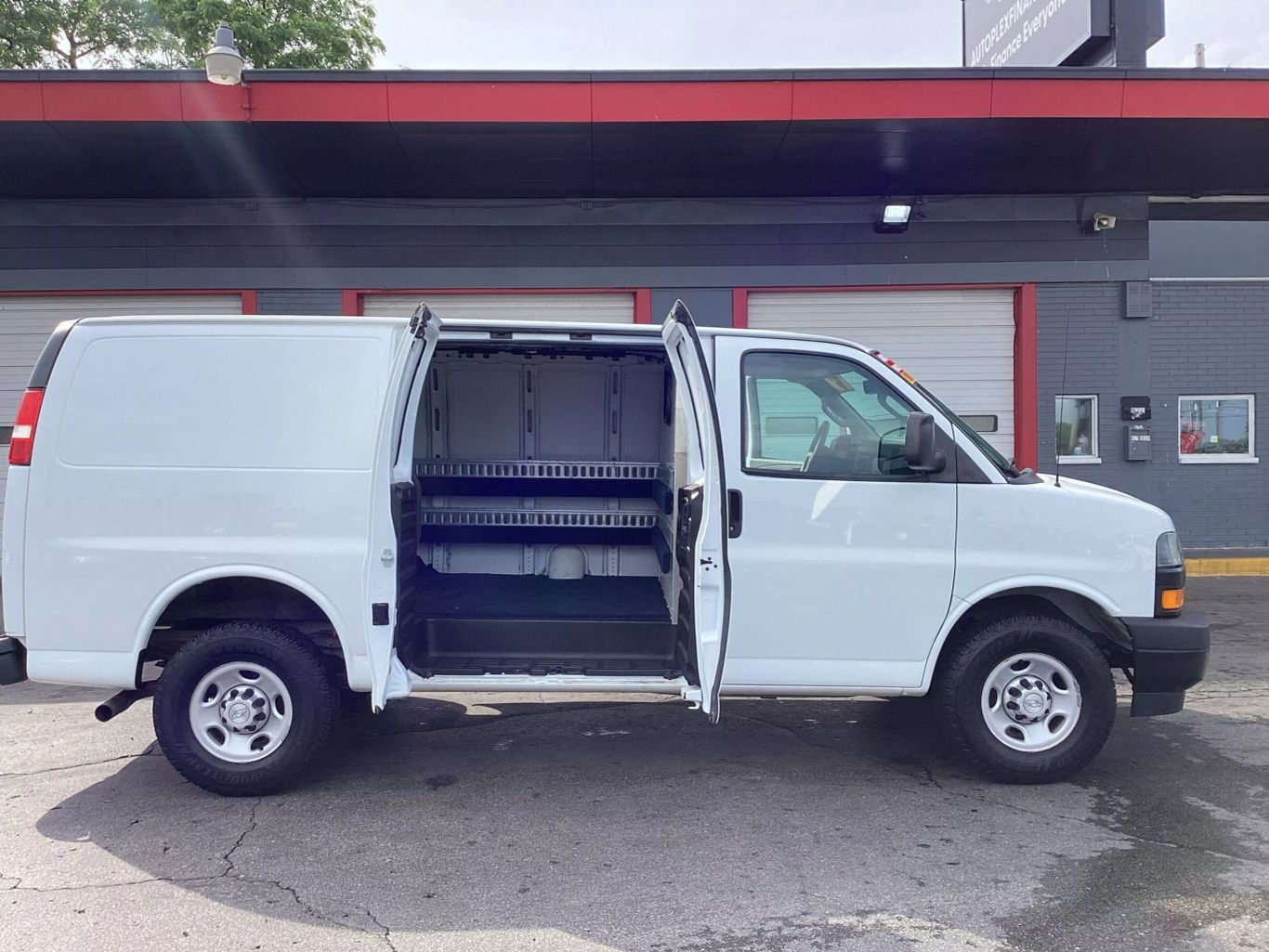 2019 Chevrolet Express 2500 Cargo - Image 13