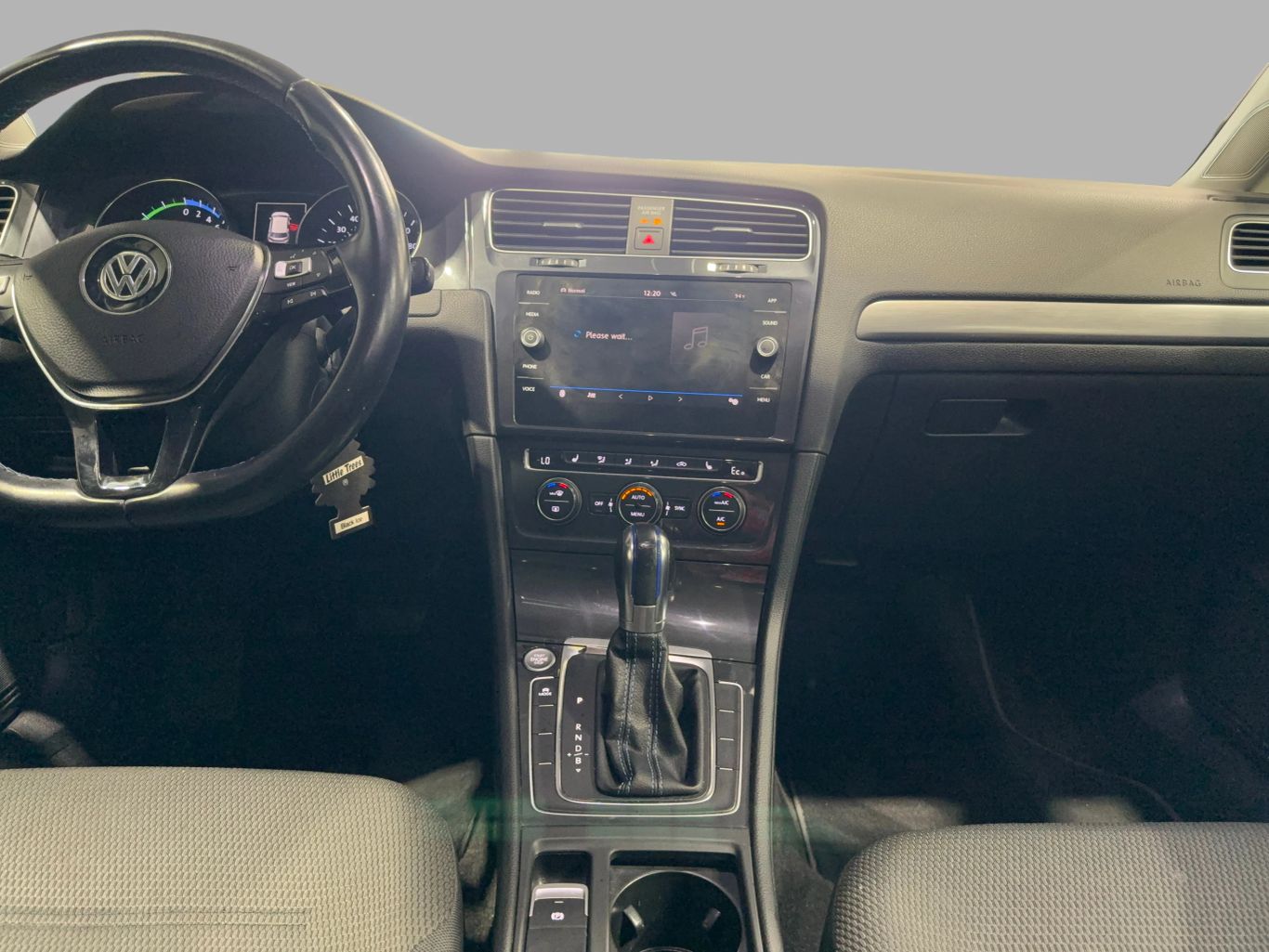 2019 VOLKSWAGEN E-GOLF HATCHBACK ELECTRIC MOTOR, 100 KW SE HATCHBACK SEDAN 4D