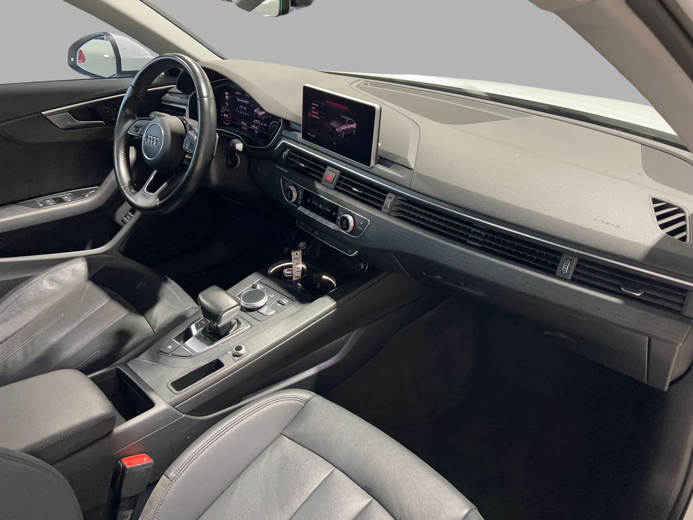 2017 AUDI A4 SEDAN 4-CYL, TURBO, 2.0 LITER ULTRA PREMIUM SEDAN 4D