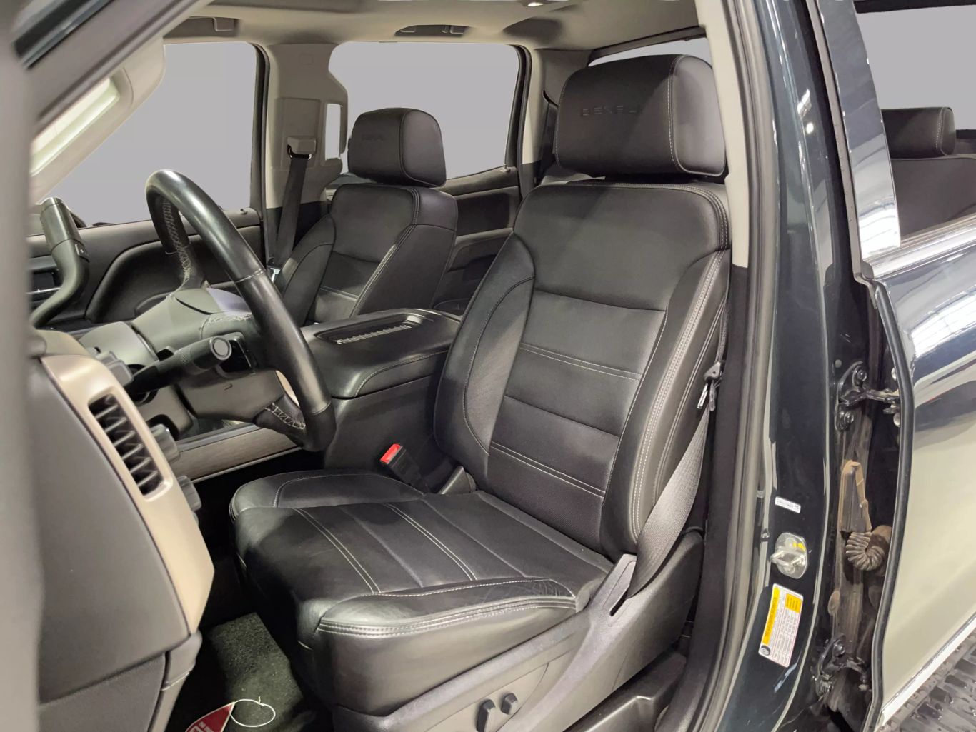2019 GMC SIERRA 2500 HD CREW CAB PICKUP V8, TURBO DIESEL, 6.6 LITER DENALI PICKUP 4D 6 1/2 FT
