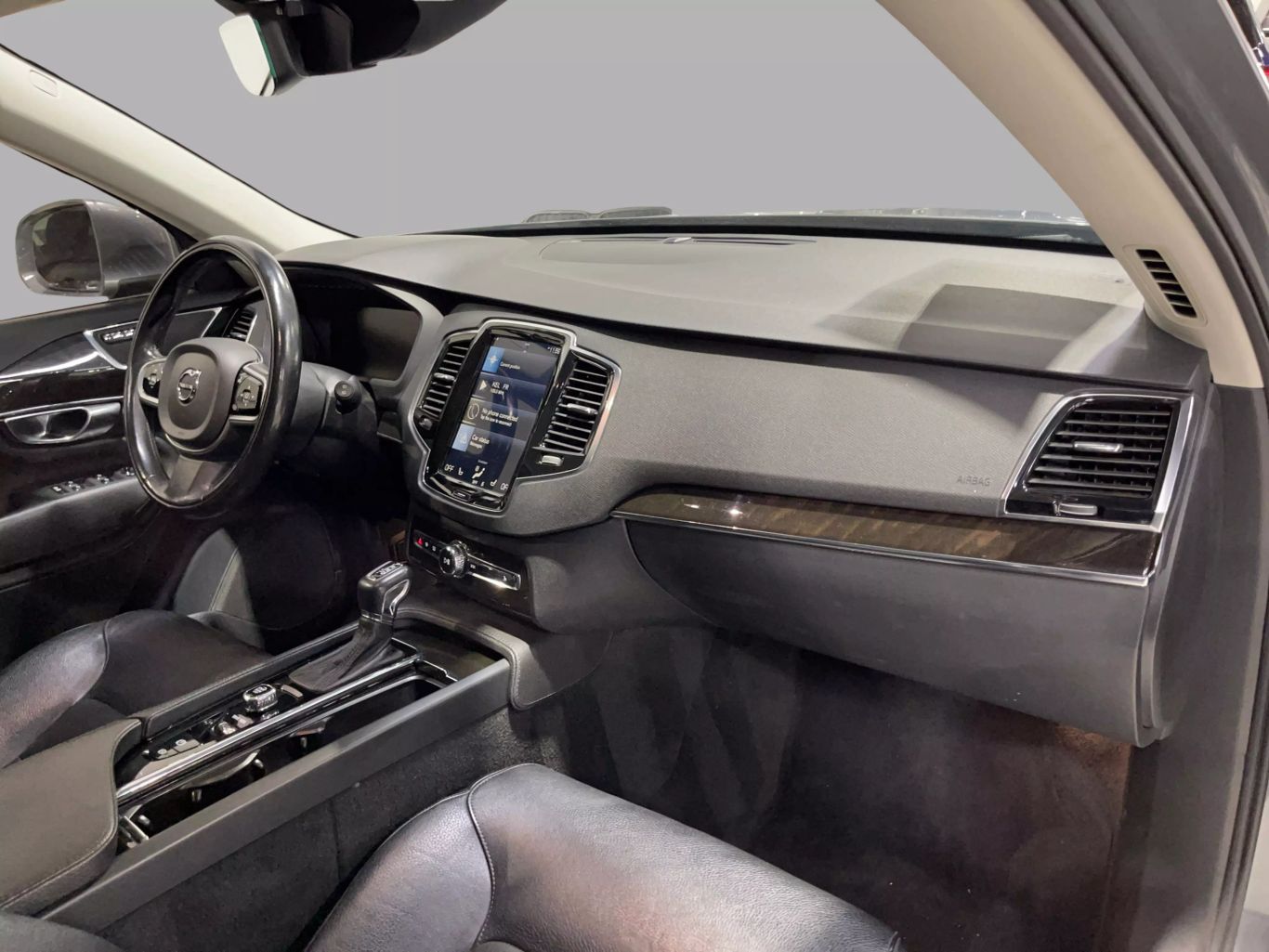 2018 VOLVO XC90 SUV 4-CYL, DRIVE-E, TURBO, SUPERCHARGED, 2.0 LITER T6 MOMENTUM SPORT UTILITY 4D