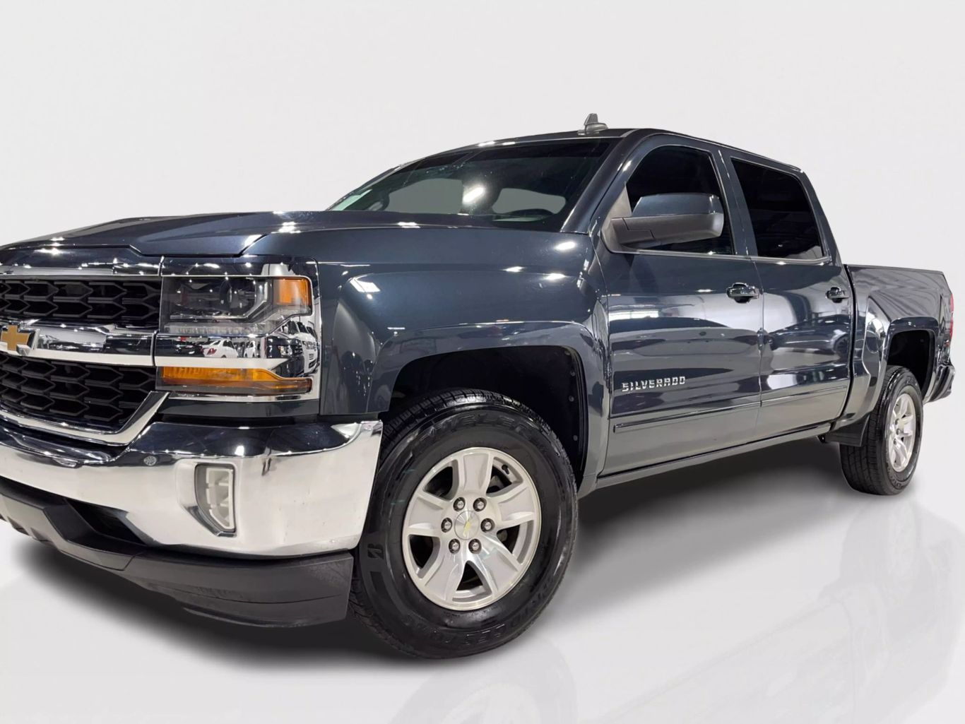 2017 CHEVROLET SILVERADO 1500 CREW CAB PICKUP V6, ECOTEC3, 4.3L LT PICKUP 4D 5 3/4 FT