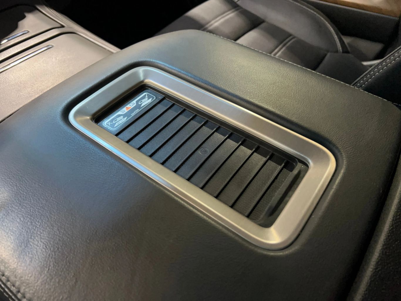2018 GMC YUKON SUV V8, ECOTEC3, 6.2 LITER DENALI SPORT UTILITY 4D