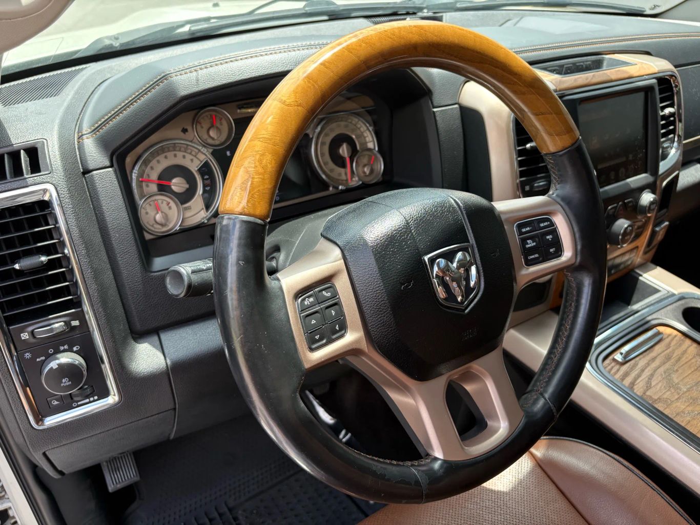 2017 RAM 1500 CREW CAB PICKUP V8, HEMI, 5.7 LITER LARAMIE LONGHORN PICKUP 4D 5 1/2 FT - Tampa Motor Cars