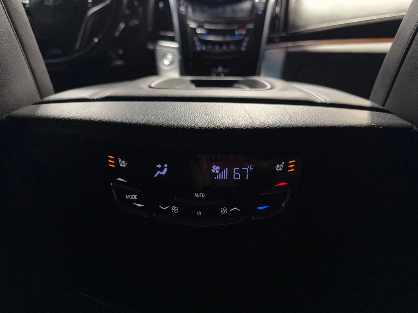 2018 CADILLAC ESCALADE SUV V8, 6.2 LITER SPORT UTILITY 4D