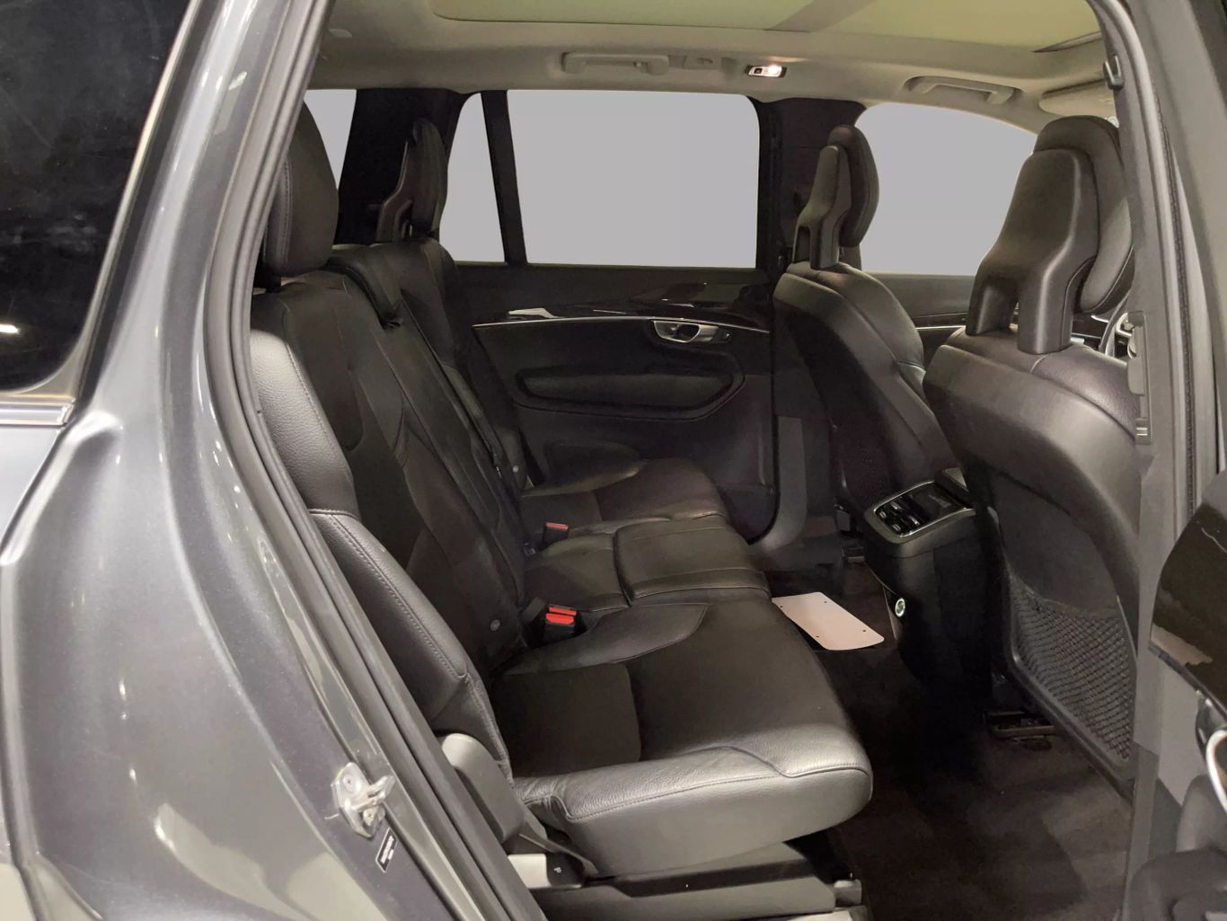 2018 VOLVO XC90 SUV 4-CYL, DRIVE-E, TURBO, SUPERCHARGED, 2.0 LITER T6 MOMENTUM SPORT UTILITY 4D