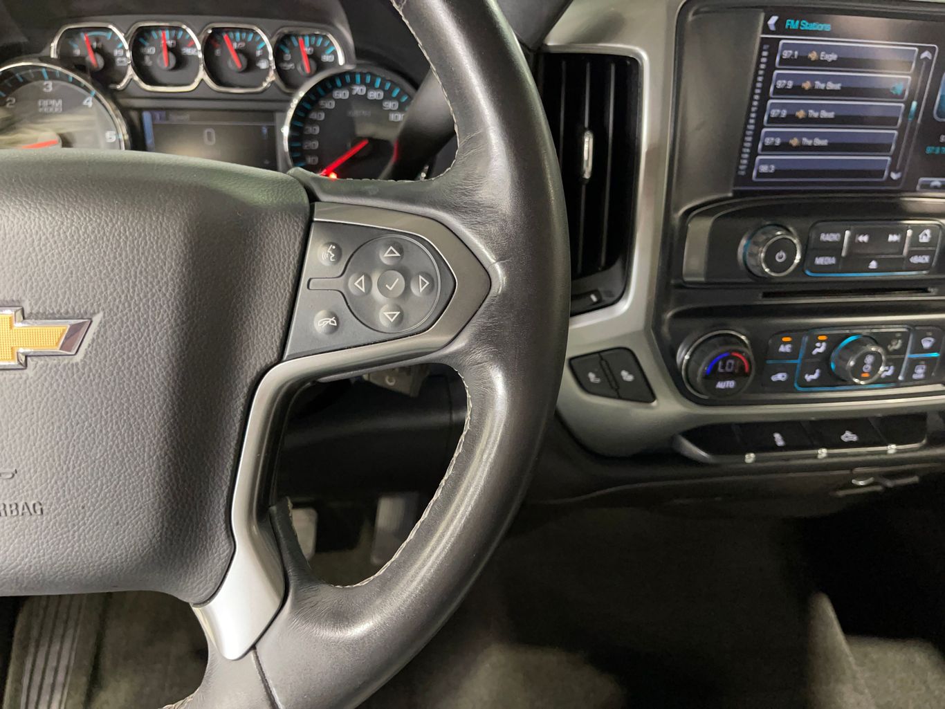 2017 CHEVROLET SILVERADO 1500 CREW CAB PICKUP V6, ECOTEC3, 4.3L LT PICKUP 4D 5 3/4 FT