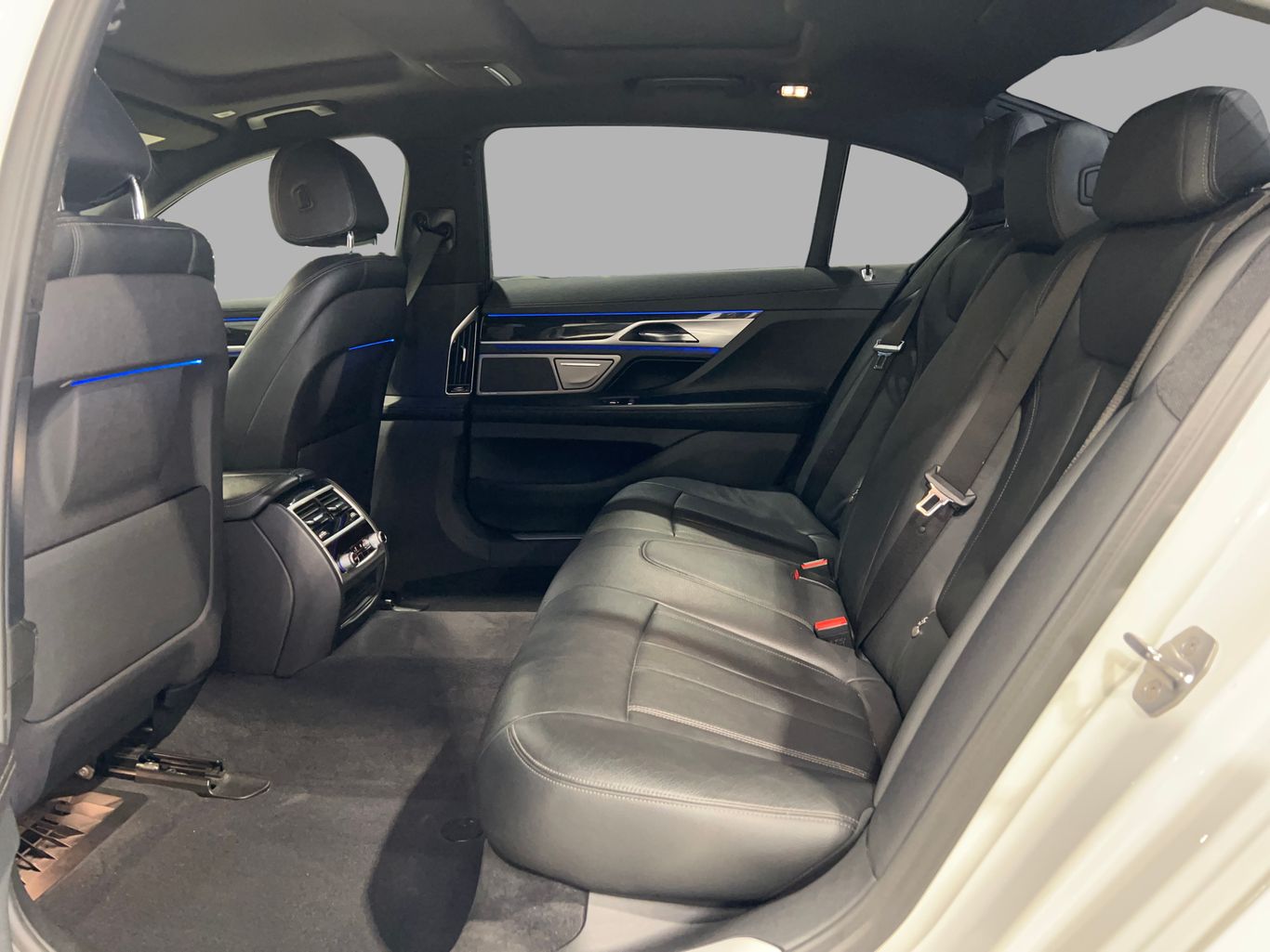 2019 BMW 7 SERIES SEDAN 6-CYL, TURBO, 3.0 LITER 740I SEDAN 4D