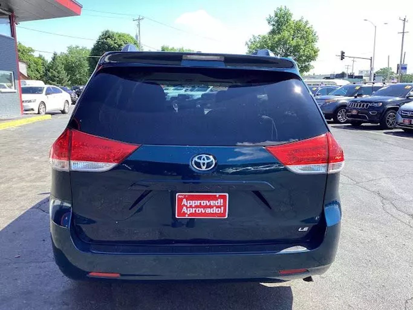 2012 Toyota Sienna - Image 9