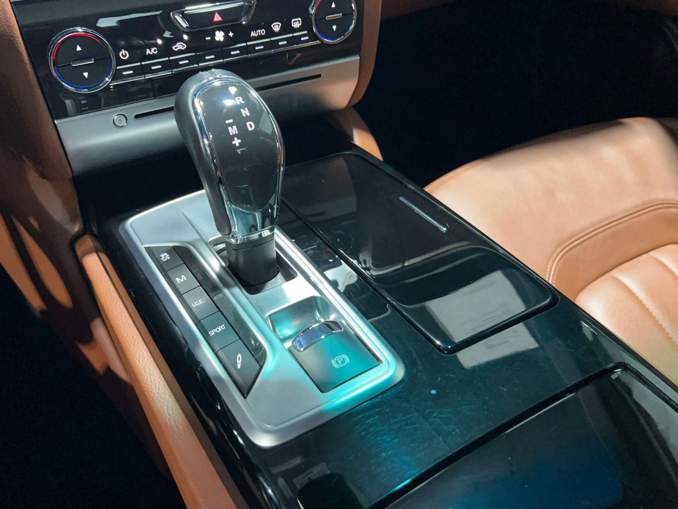 2015 MASERATI QUATTROPORTE SEDAN V6, TWIN TURBO, 3.0 LITER S Q4 SEDAN 4D