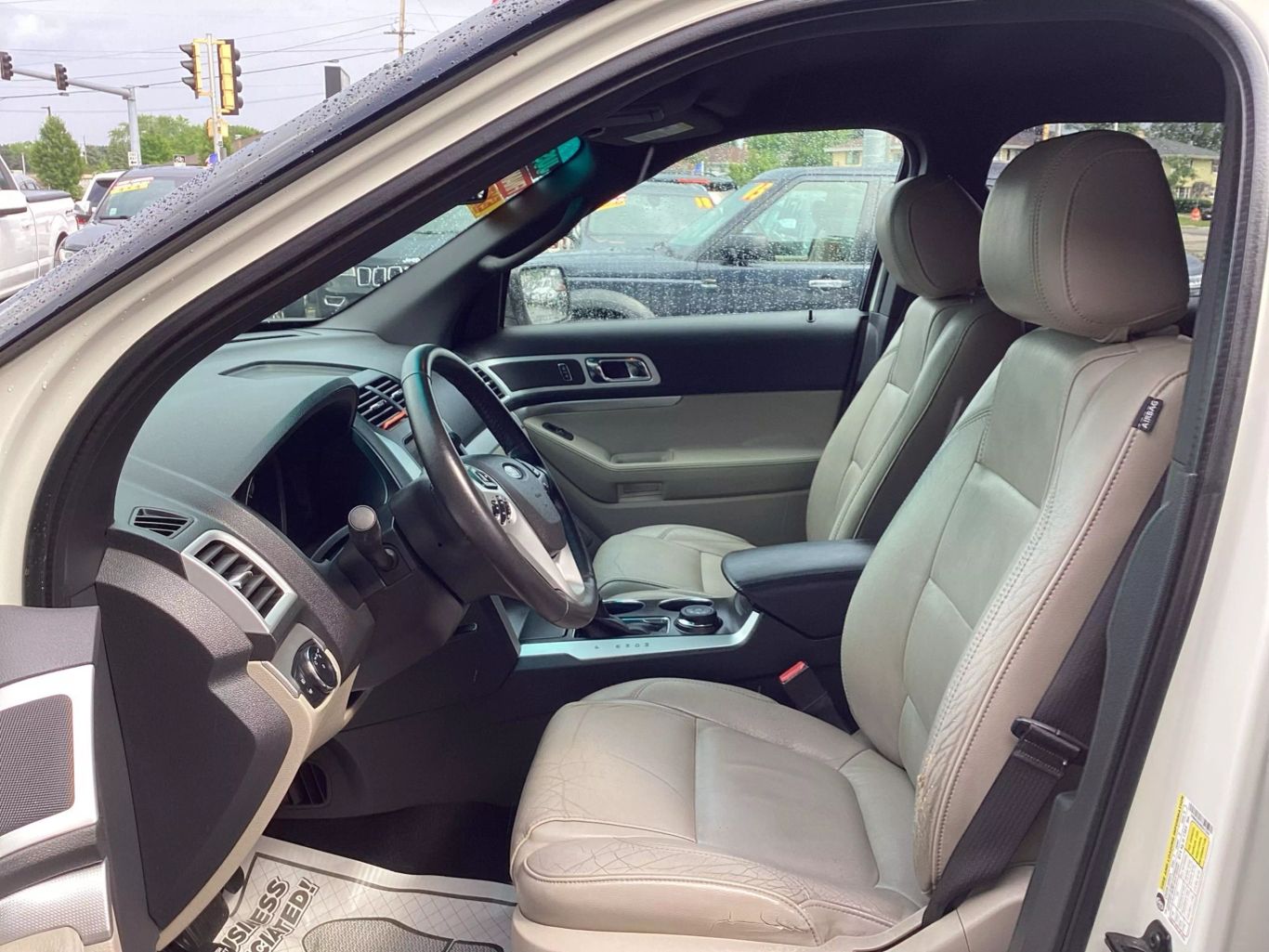 2011 Ford Explorer - Image 11