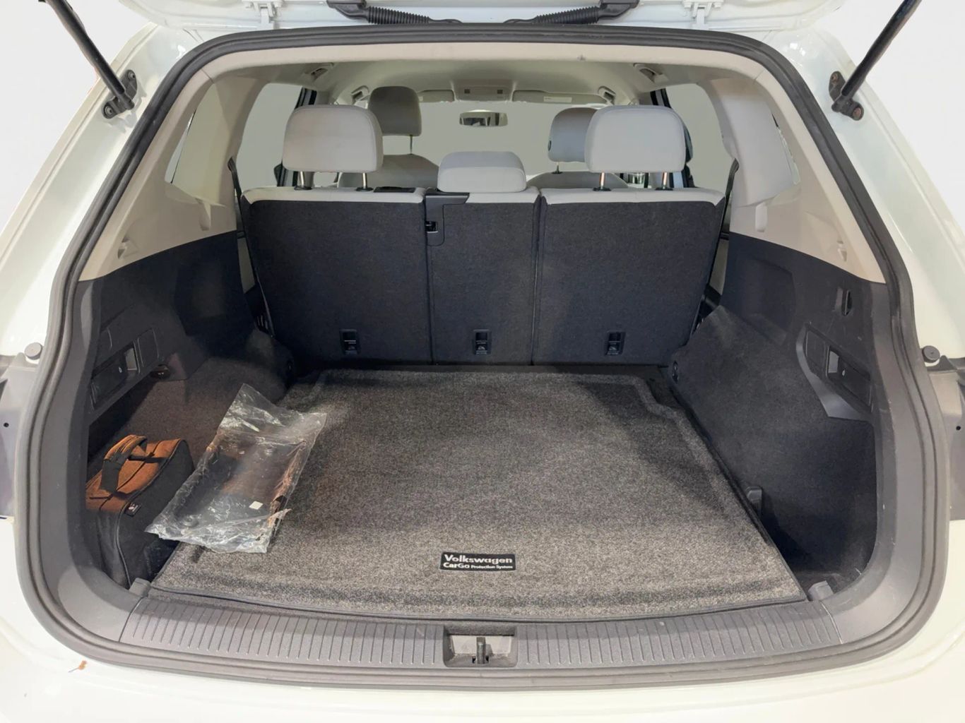 2018 VOLKSWAGEN TIGUAN SUV 4-CYL, TURBO, 2.0 LITER 2.0T S 4MOTION SPORT UTILITY 4D