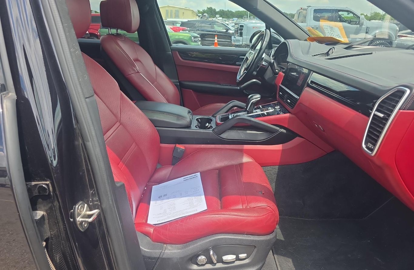2019 PORSCHE CAYENNE SUV V6, TURBO, 3.0 LITER SPORT UTILITY 4D