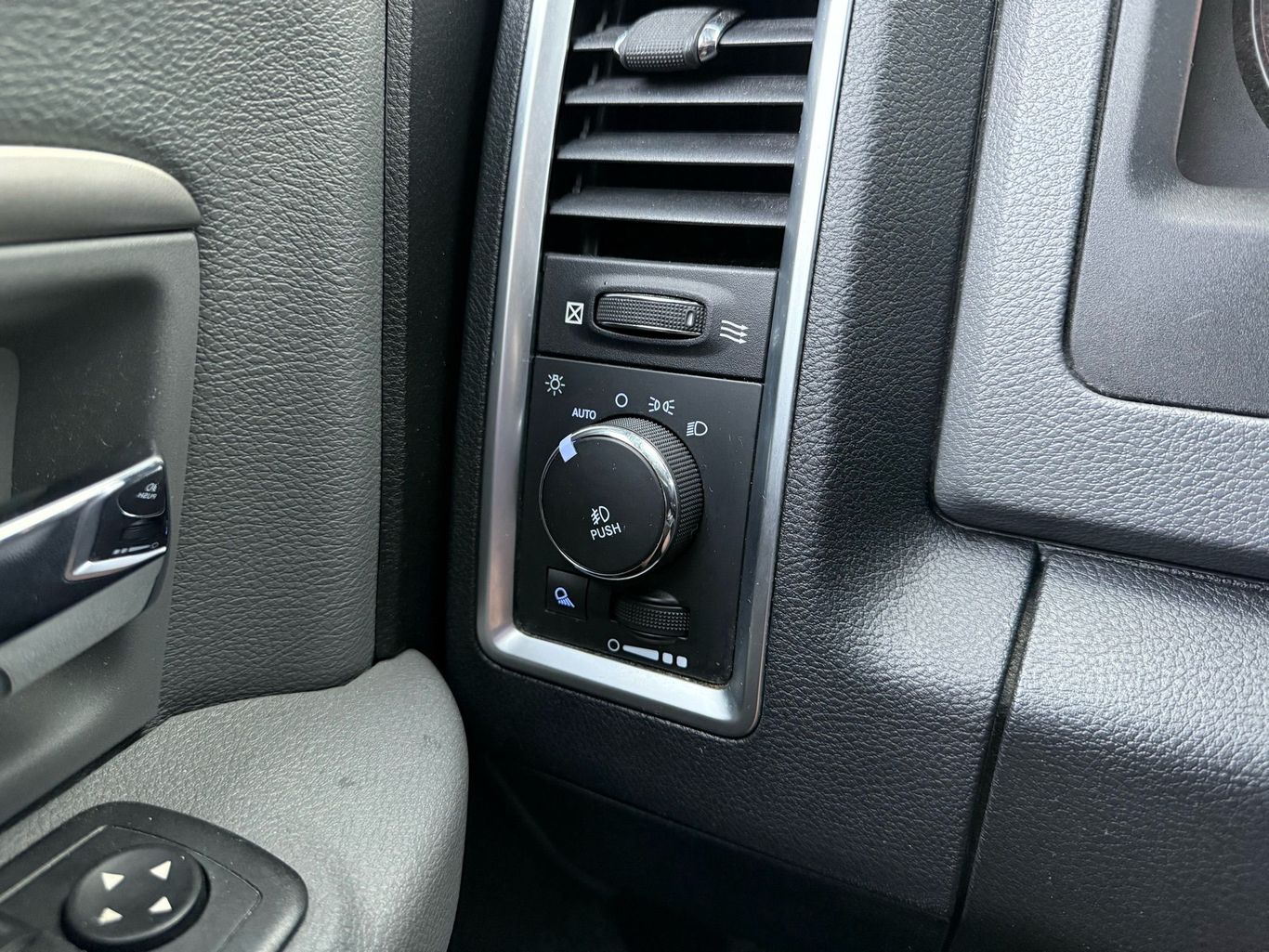 2016 RAM 1500 QUAD CAB PICKUP V8, HEMI, 5.7 LITER BIG HORN PICKUP 4D 6 1/3 FT