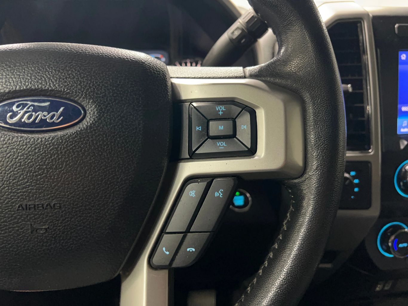 2020 FORD F150 SUPERCREW CAB PICKUP V8, FLEX FUEL, 5.0 LITER LARIAT PICKUP 4D 5 1/2 FT