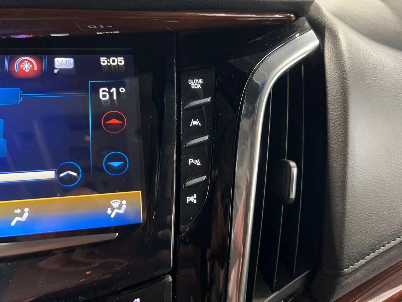 2017 CADILLAC ESCALADE SUV V8, 6.2 LITER LUXURY SPORT UTILITY 4D