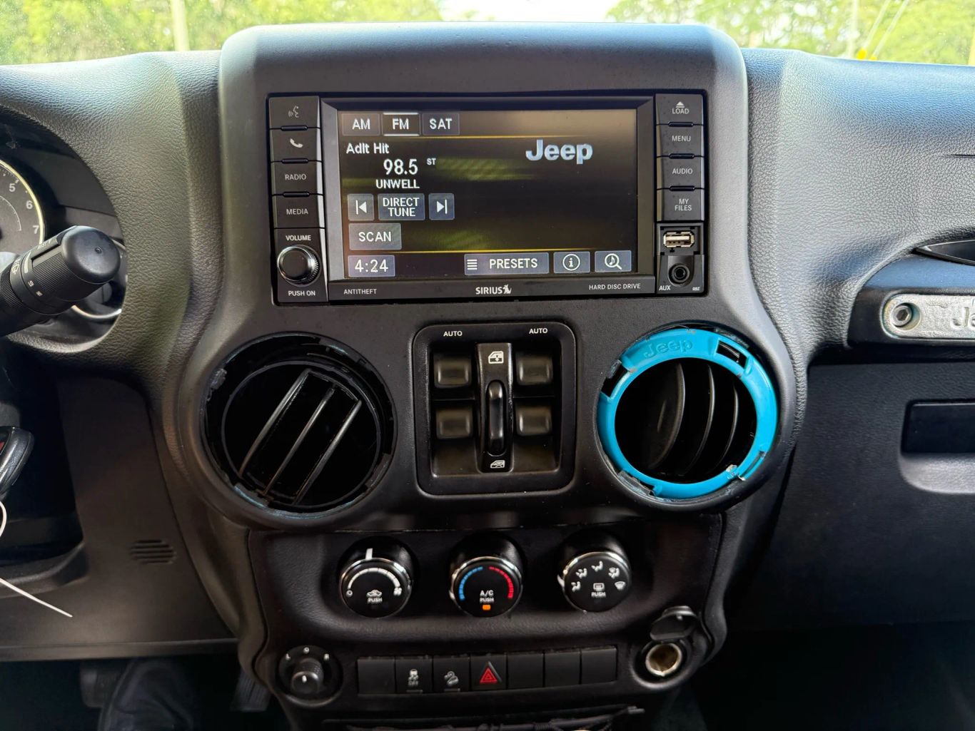 2017 JEEP WRANGLER UNLIMITED SUV V6, 3.6 LITER SPORT SUV 4D