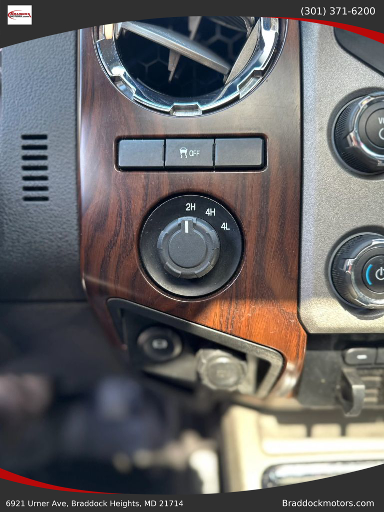 2015 FORD F350 SUPER DUTY CREW CAB PICKUP V8, TURBO DIESEL, 6.7L LARIAT PICKUP 4D 6 3/4 FT
