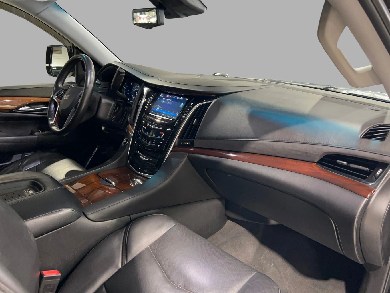 2017 CADILLAC ESCALADE SUV V8, 6.2 LITER LUXURY SPORT UTILITY 4D